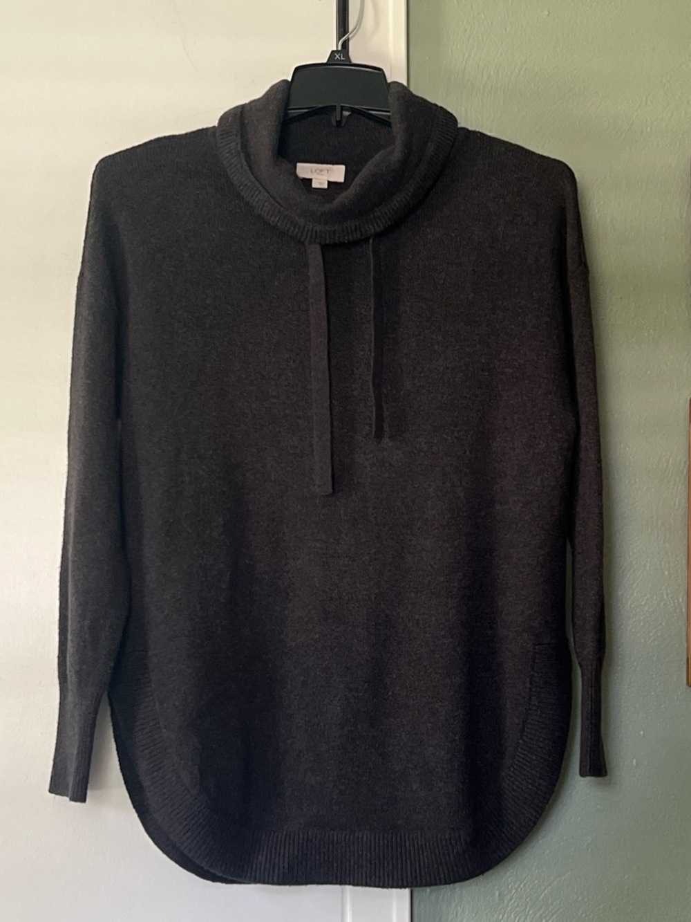 LOFT outlet Tunic Sweater Lg Charcoal W/Cowl/roll Neck W/ties. Shirttail Hem GC